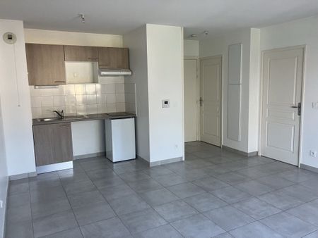 Location Appartement 2 pièces 44m² PESSAC 33600 - Photo 2