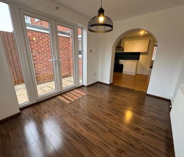 3 bedroom terraced house to rent - Photo 4