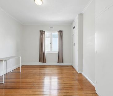 4 Bedrooms and 2 Bathroom house is available now in Sandy Bay - Photo 4