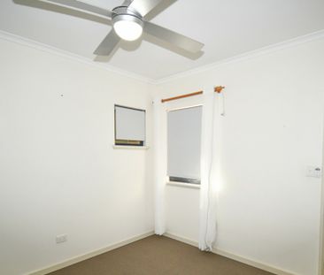 Spacious 4 Bedroom Home with Canal Views! - Photo 4