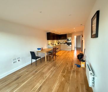 2 Bed Flat, Rathbone Market, E16 - Photo 1