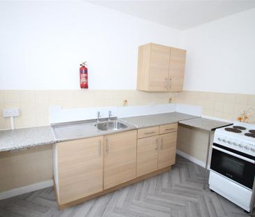 1 bedroom ground floor flat to rent - Photo 2