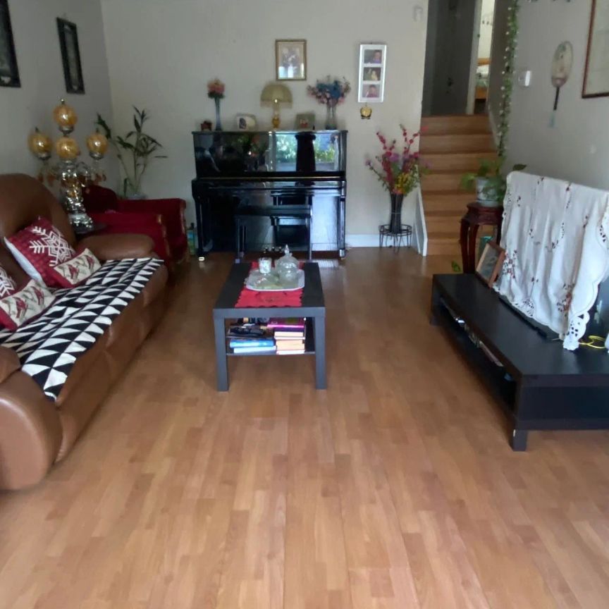 334 Chester Le Boulevard #Main - Photo 1