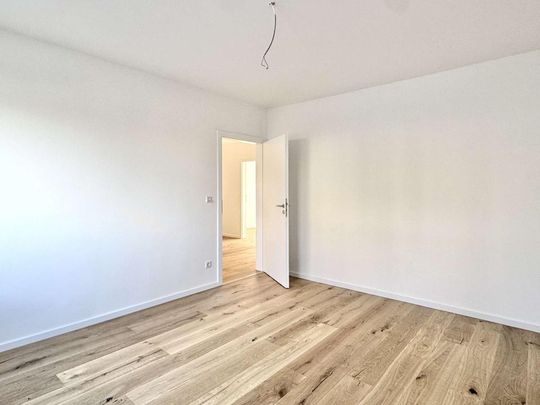 Erstbezug nach Kernsanierung - Energieeffiziente Wohnung mit EBK und Balkon - Photo 1