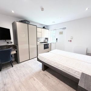 Studio to rent - Photo 2