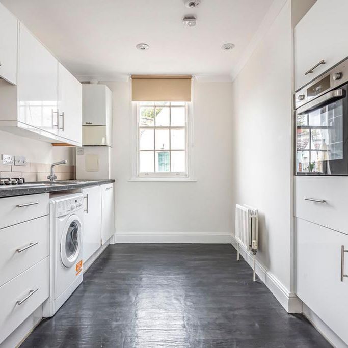 2 bedroom flat to rent - Photo 1