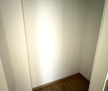 Hochwertige 2-Zimmer-Etagenwohnung mit Einbauküche und großem Badez... - Foto 4