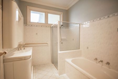 Charming Family Home - Photo 5