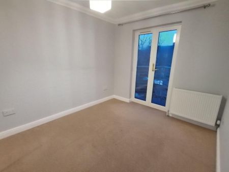 4 bedroom townhouse to rent - Photo 5