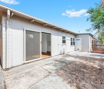 Beachside Living with a Fresh Modern Makeover - Photo 5