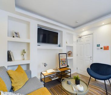 6 bedroom house to rent - Photo 1