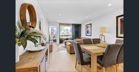 Luxury Fully Furnished Apartment with City Top Views - Photo 2