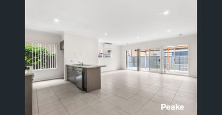 Spacious Lakeside Living, Walk To Everything - Photo 4