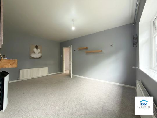 2 Bedroom Bungalow - Photo 1