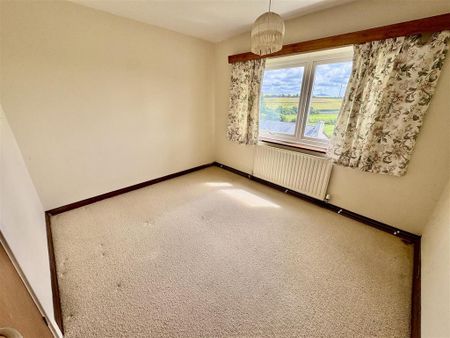 4 bedroom detached house to rent - Photo 4