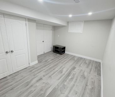 For Lease - 925 Byron Street, Whitby, Ontario - Photo 3