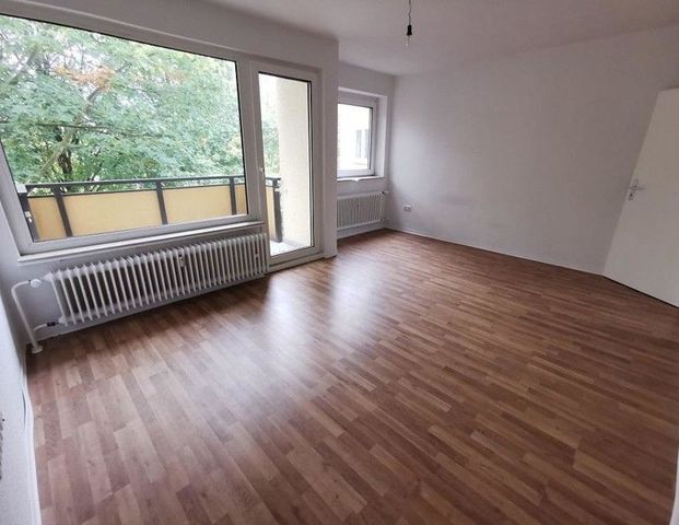 Ihre Chance - ideale 3,5-Zi.-Wohnung mit Balkon und moderner Küchenzeile - Photo 1