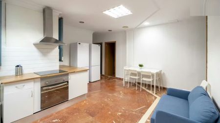 Carrer de Linares, Valencia, Valencian Community 46018 - Photo 5