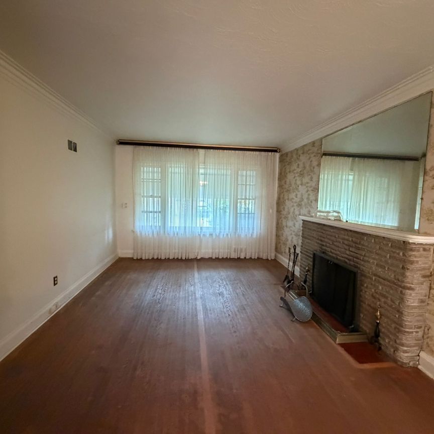 For Lease - 40 Ovida Avenue, Toronto, Ontario - Photo 1