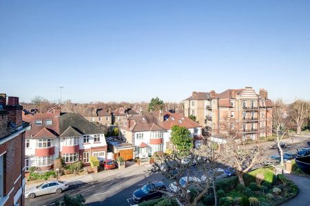 2 bedroom flat in Stamford Brook Avenue - Photo 3