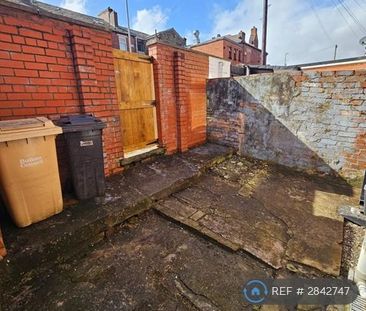 2 bedroom terraced house to rent - Photo 6