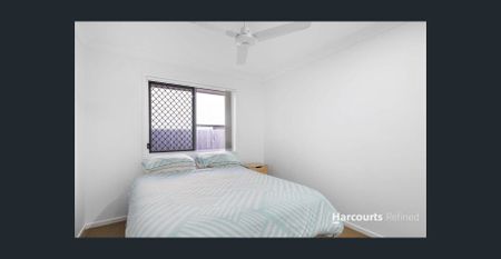 4 BEDROOM, 2 BATHROOM HOME - Photo 2