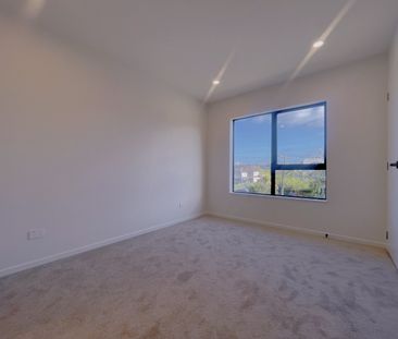 Mt Wellington- NEWLY built sunny THREE bedroom house - Photo 1