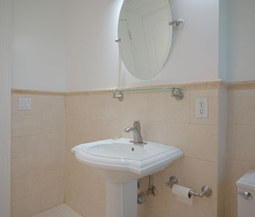 For Lease - 7 Waterbury Drive Unit# Main, Toronto, Ontario - Photo 4