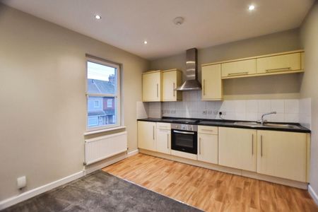 1 bedroom Flat To Let - Photo 3