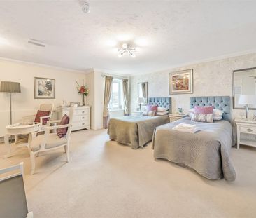 Ash Lodge, Walton-On-Thames - Photo 1