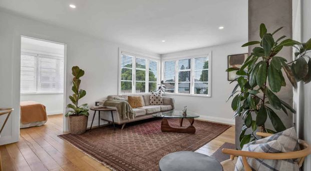 Renovated Cottage in Park-Side Location - Photo 1