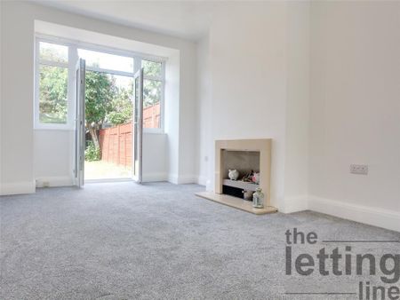 3 bedroom terraced house to rent - Photo 3