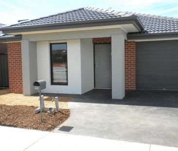 64 Millicent Drive, CRAIGIEBURN - Photo 1