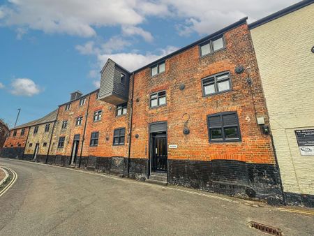 1 bedroom flat to rent - Photo 2