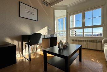 Calle de Tribaldos, Madrid, Community of Madrid 28043