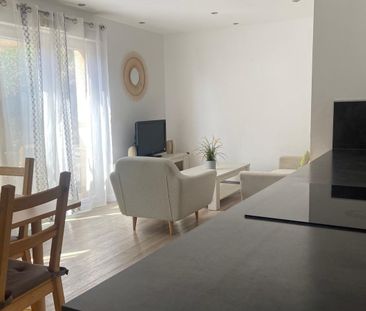 Location Appartement 3 pièces 58m² LES ANGLES 30133 - Photo 1