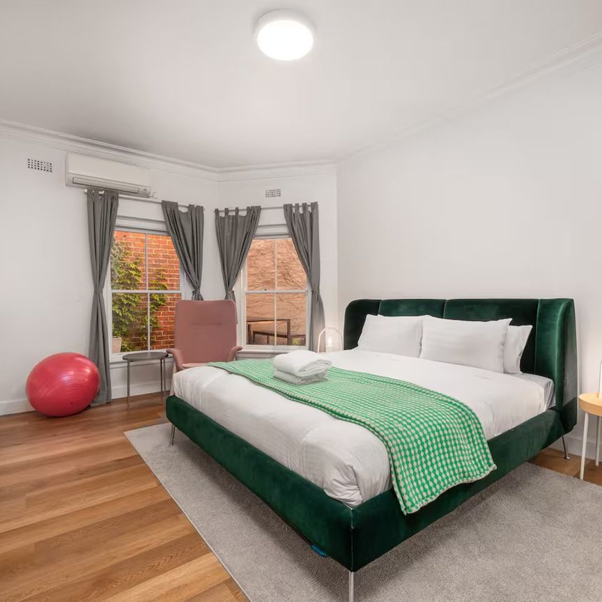 Gorgeous and Light Filled – Furnished by The Yarra - Photo 1
