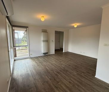 8 Greenhill Rise, Hampton Park VIC - Photo 5