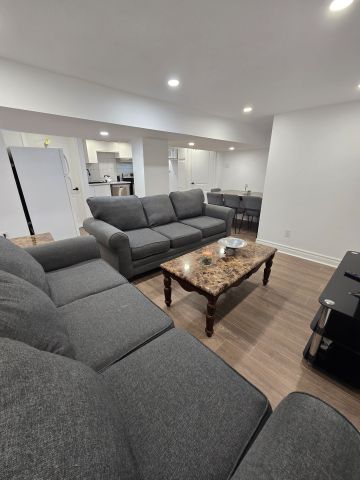 For Lease - 55 Queens Court Unit# Bsmt, East Gwillimbury, Ontario - Photo 2