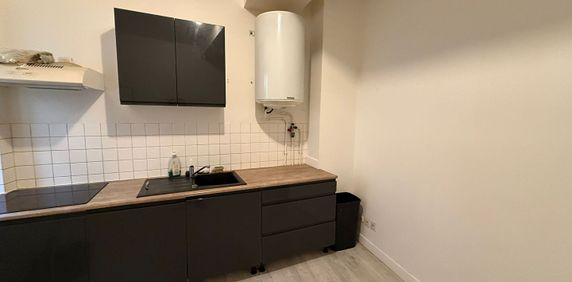 Location Appartement 1 pièce 35m² - Photo 2