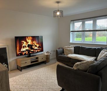 4 bedroom semi-detached house to rent - Photo 3