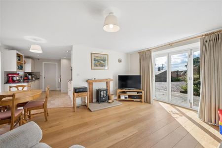 3 bedroom barn conversion to rent - Photo 2