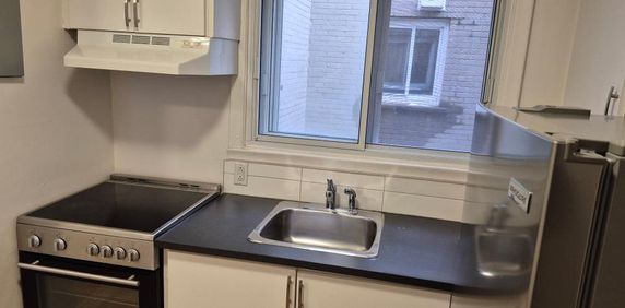 Grand 2 1/2 Metro Jean-Talon tout inclus - Photo 2