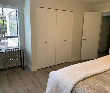 Ground Level Fully Furnished & Fully Renovated 1 BDRM 43rd & Main - Photo 4