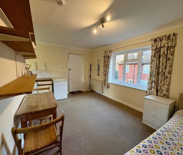 Studio to rent - Photo 2