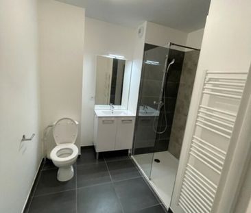 Location Appartement 1 pièce 38m² BAYONNE 64100 - Photo 5