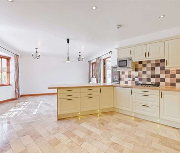 Set in a cul-de-sac, this immaculately presented detached bungalow ... - Photo 4