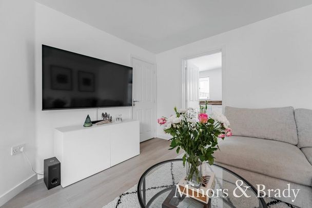 3 bedroom semi-detached house to rent - Photo 1