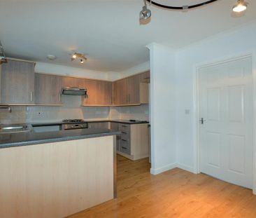 3 bedroom end of terrace house to rent - Photo 5