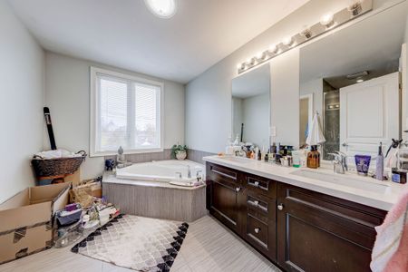 For Lease - 223A Glen Park Avenue, Toronto, Ontario - Photo 4